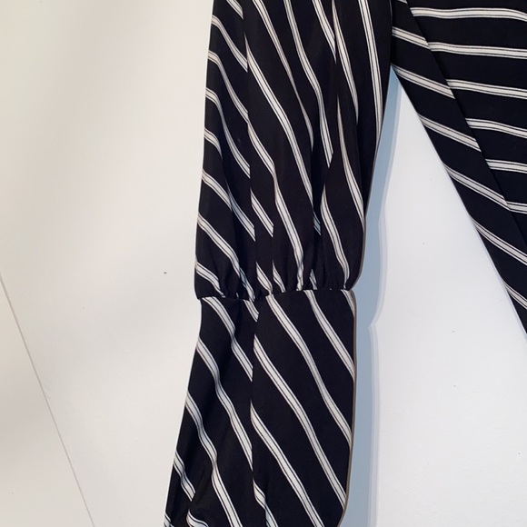 Black and white strip off shoulder top USA 6 - Picture 3 of 6